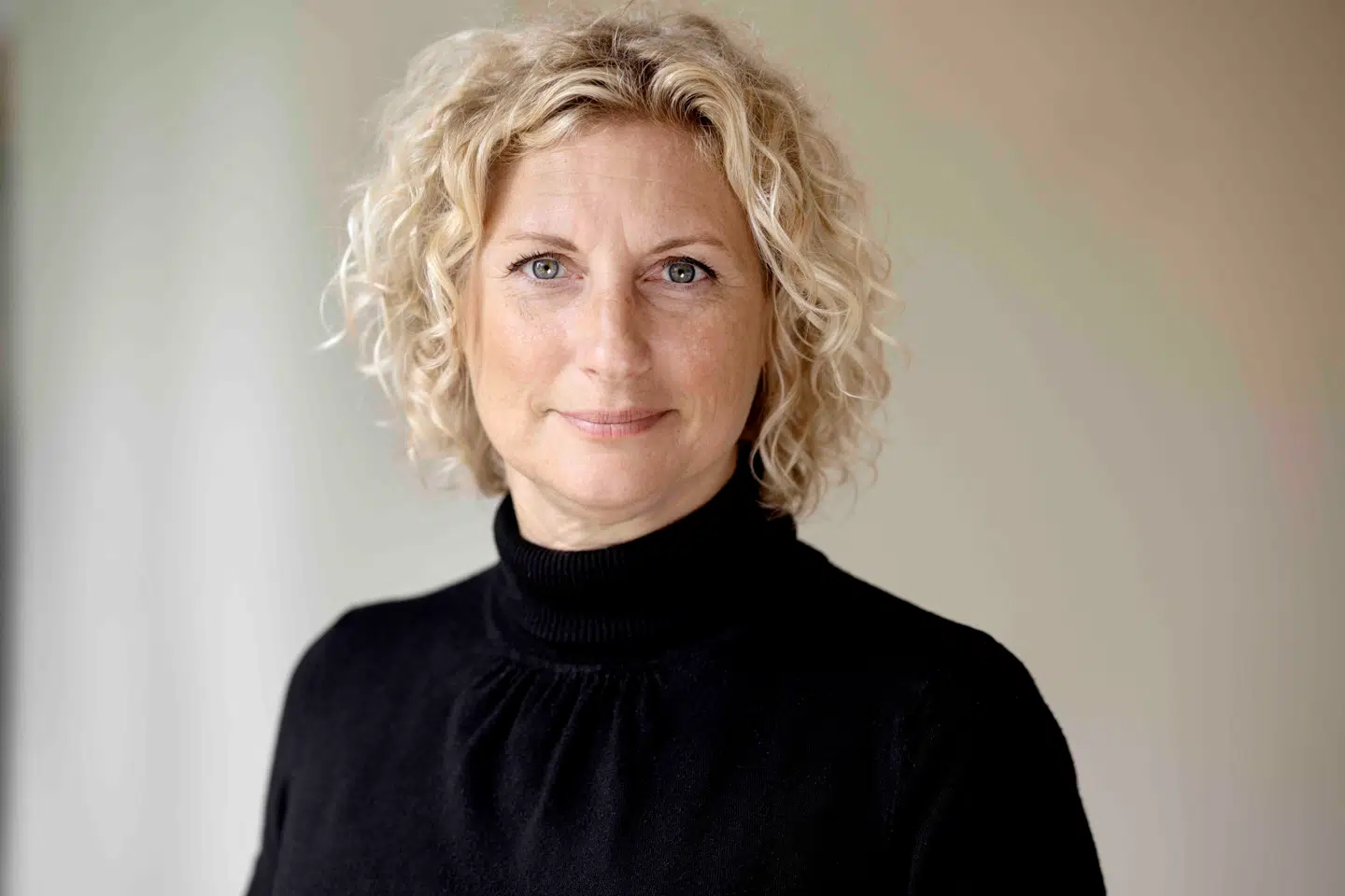 »Det er nu, fremtidens danske kulturarv og fælles identitet formes. Lad den ikke være en sammenbragt erindring af videoer med trafikuheld, hadtale eller opskrifter på sæbe,« skriver Nanna Bernth.