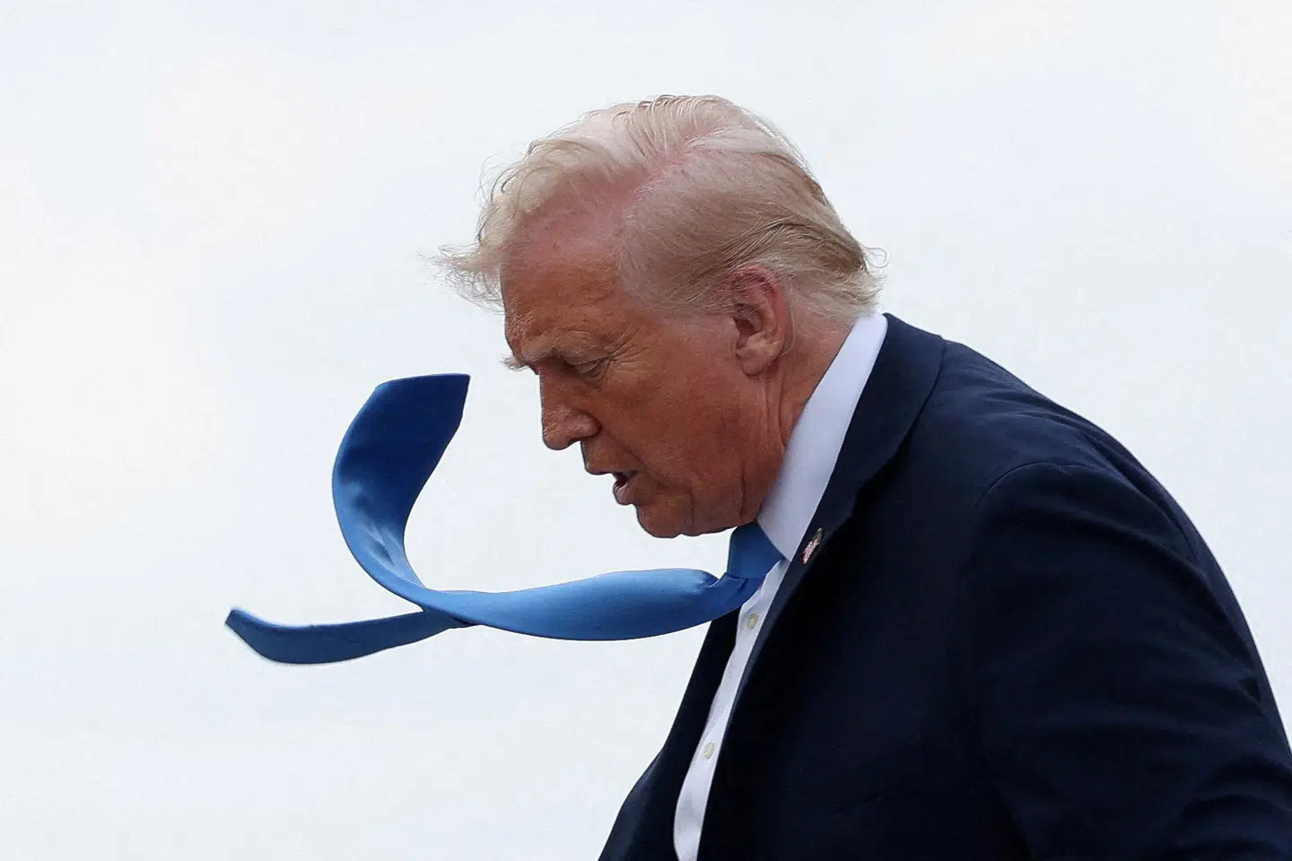 USAs præsident Donald Trump forsøger nu, hvad ingen nogensinde har prøvet før: At føre en handelskrig mod alt og alle på én gang. Omverdenens modsvar bliver afgørende for udfaldet.