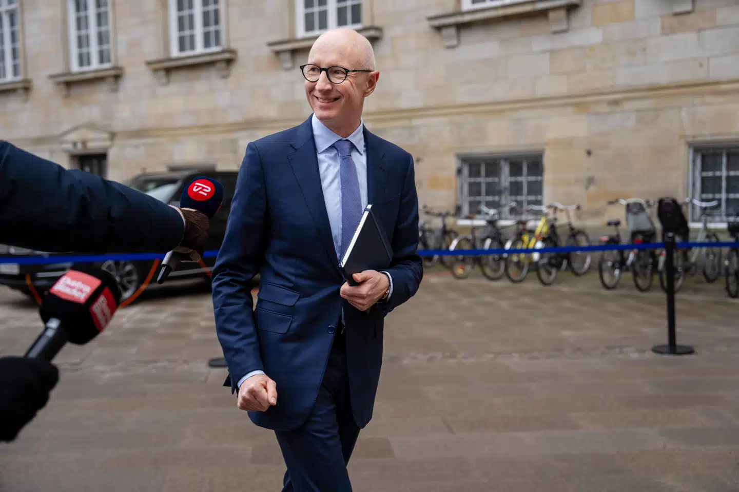 I januar hastede Novo Nordisks topchef, Lars Fruergaard Jørgensen, til møde i Statsministeriet, efter at præsident Donald Trump havde truet med økonomiske sanktioner i forbindelse med diskussionen om Grønlands fremtid. I første omgang bliver Novo Nordisk ikke ramt af Donald Trumps toldhammer.