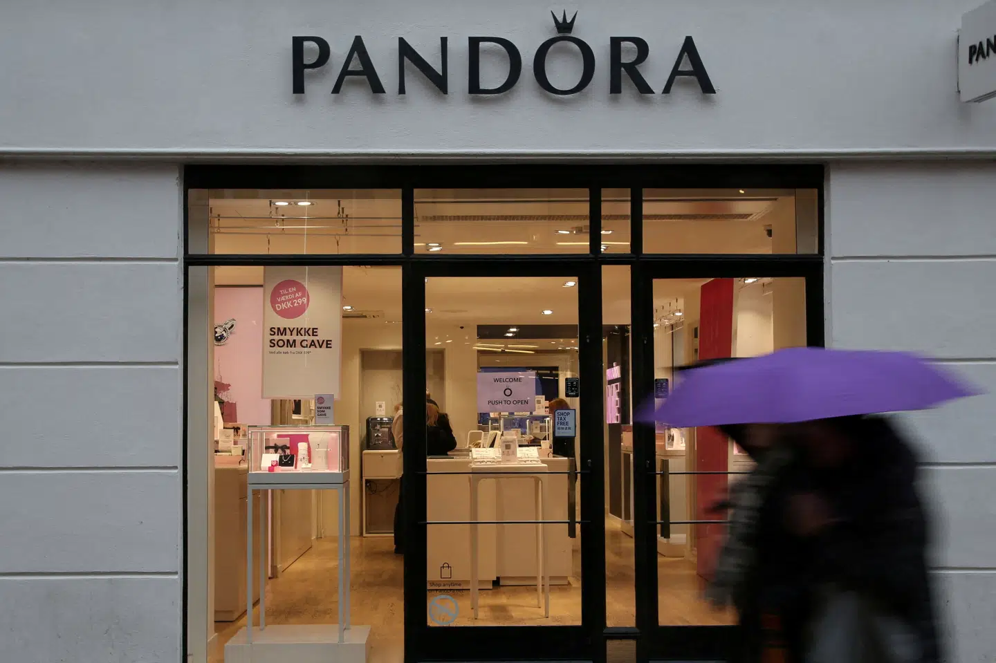 Pandora er det selskab i C25-indekset, der falder mest på børsen torsdag, efter at Trump har varslet told på EU-varer. (Arkivfoto).