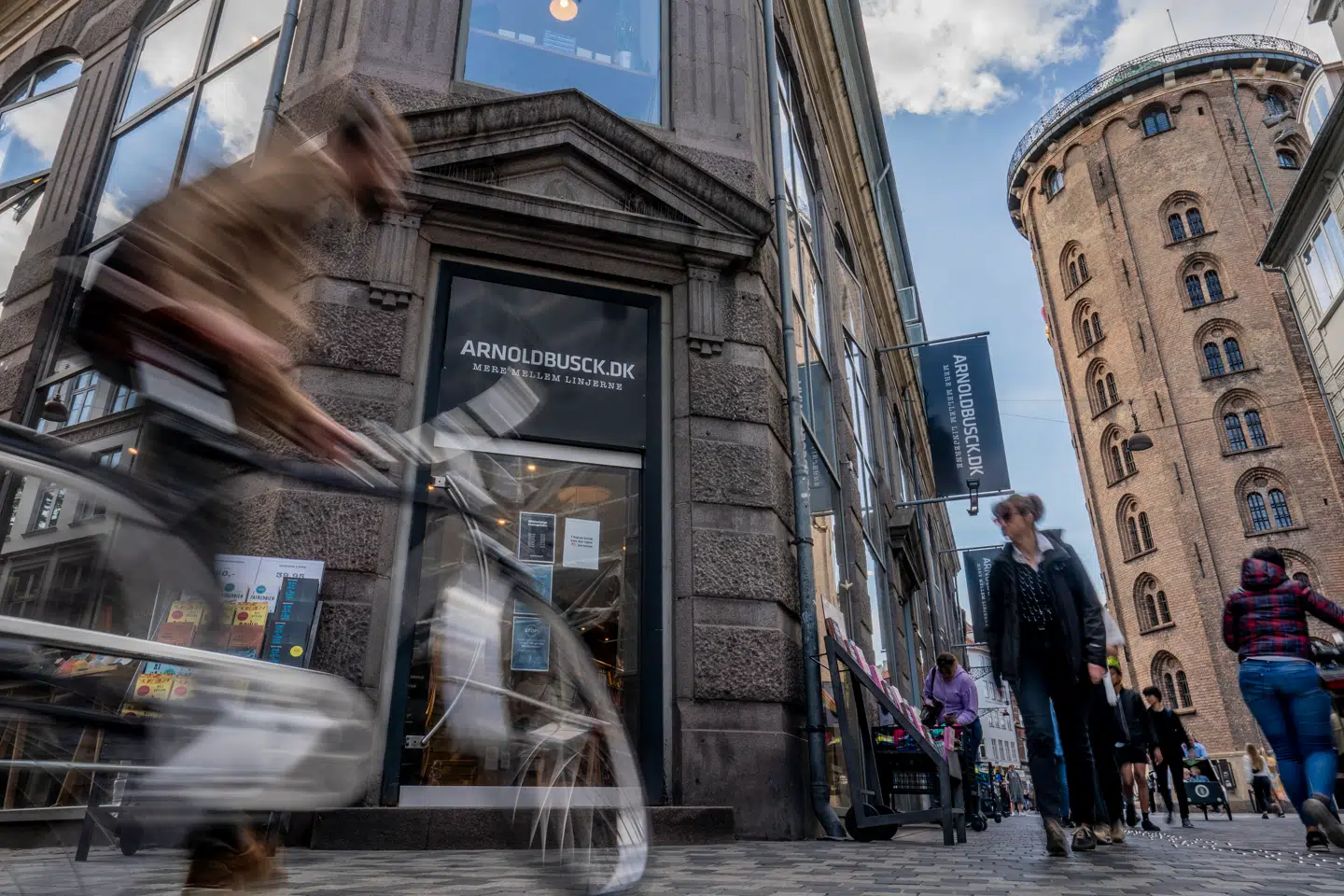 Salget af papirbøger steg i 2024. Her ses boghandleren Arnold Busck på Købmagergade i København.