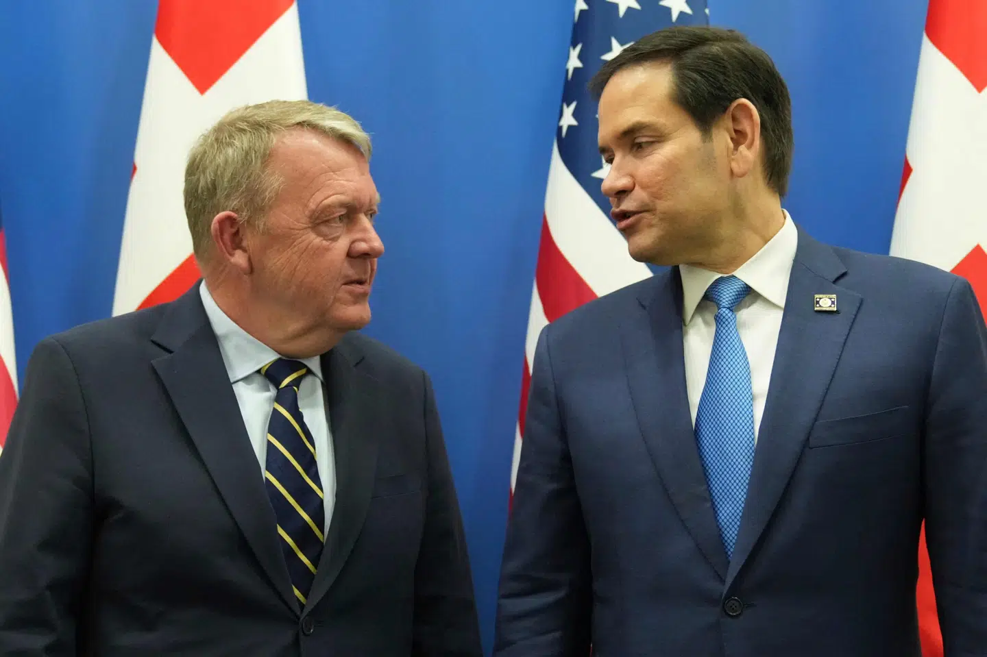 Udenrigsminister Lars Løkke Rasmussen (M) havde torsdag sit første fysiske møde med USA's udenrigsminister, Marco Rubio. Det foregik i Nato hovedkvarteret i Bruxelles i forbindelse med et møde for Nato-landenes udenrigsministre.