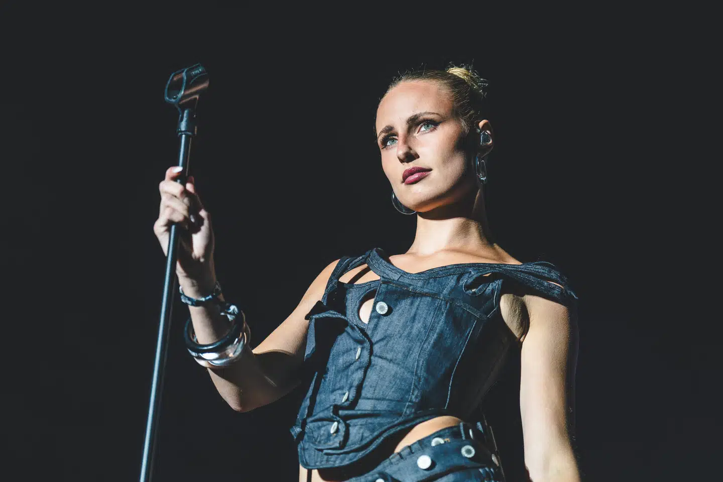 Den danske musiker Saint Clara har skrevet på Instagram, at hun ikke længere vil anmeldes.