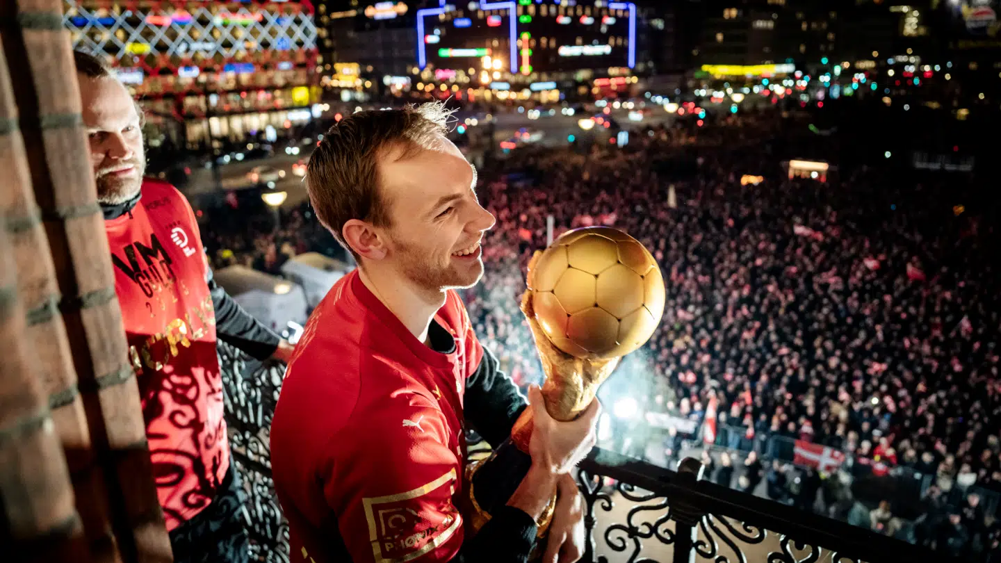 Mathias Gidsel under guldfejringen i februar.