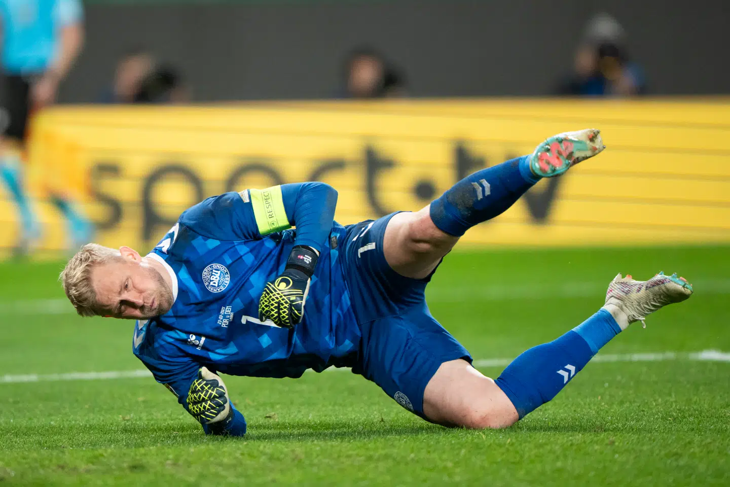 Kasper Schmeichel bokser bolden væk »som et polioramt barn«, lød kritikken efter Danmarks kamp mod Portugal for nylig, og flere krævede, at målmanden lader sig pensionere.