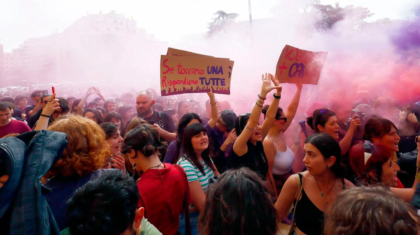 Demonstration foran La Sapienza-universitetet i Rom efter mordet på Ilaria Sula.