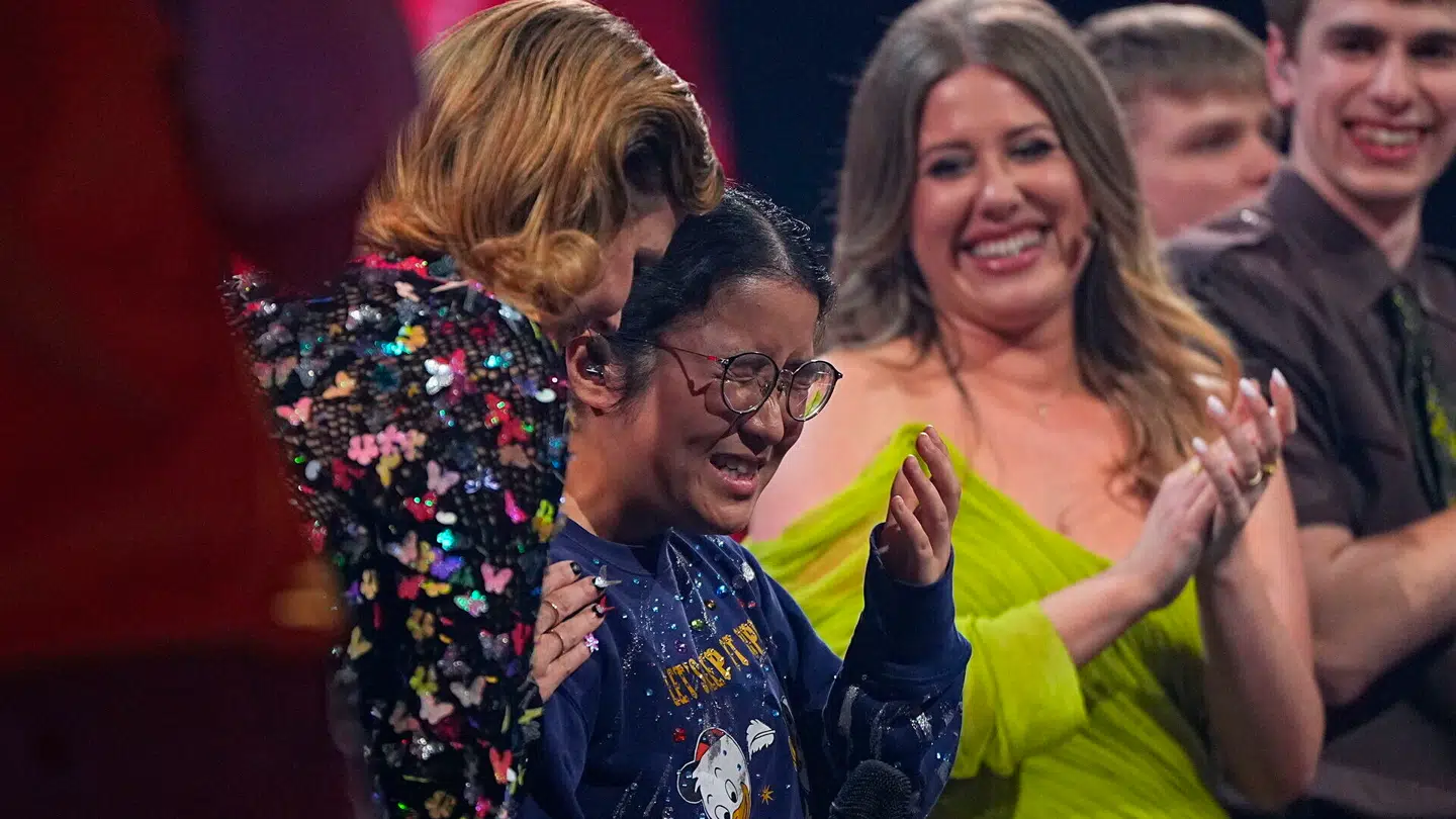 Leslie blev rørt til tåre da hun fredag aften vandt 'X Factor' 2025.