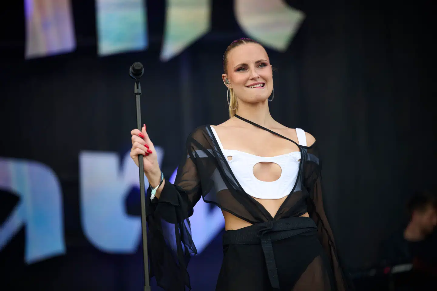 Saint Clara har mange hit bag sig, blandt andre »Crazy« og »Oh My God«.