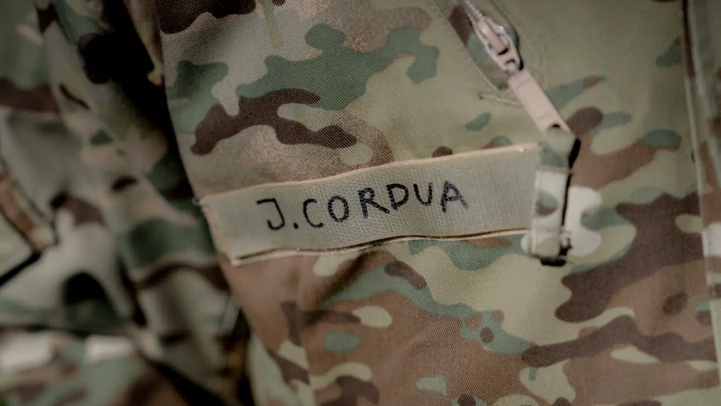 Først opfordrede han andre danskere til at trække i trøjen - og så endte han med at følge sin egen opfordring.