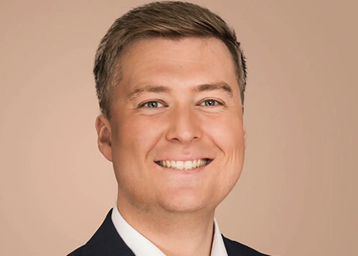 'Det der foregår omkring udrejsecentret er så grænseoverskridende for lokalsamfundet, at regeringen ikke kan være det bekendt,' siger Frederik Bloch Münster, der er politisk ordfører for De Konservative.