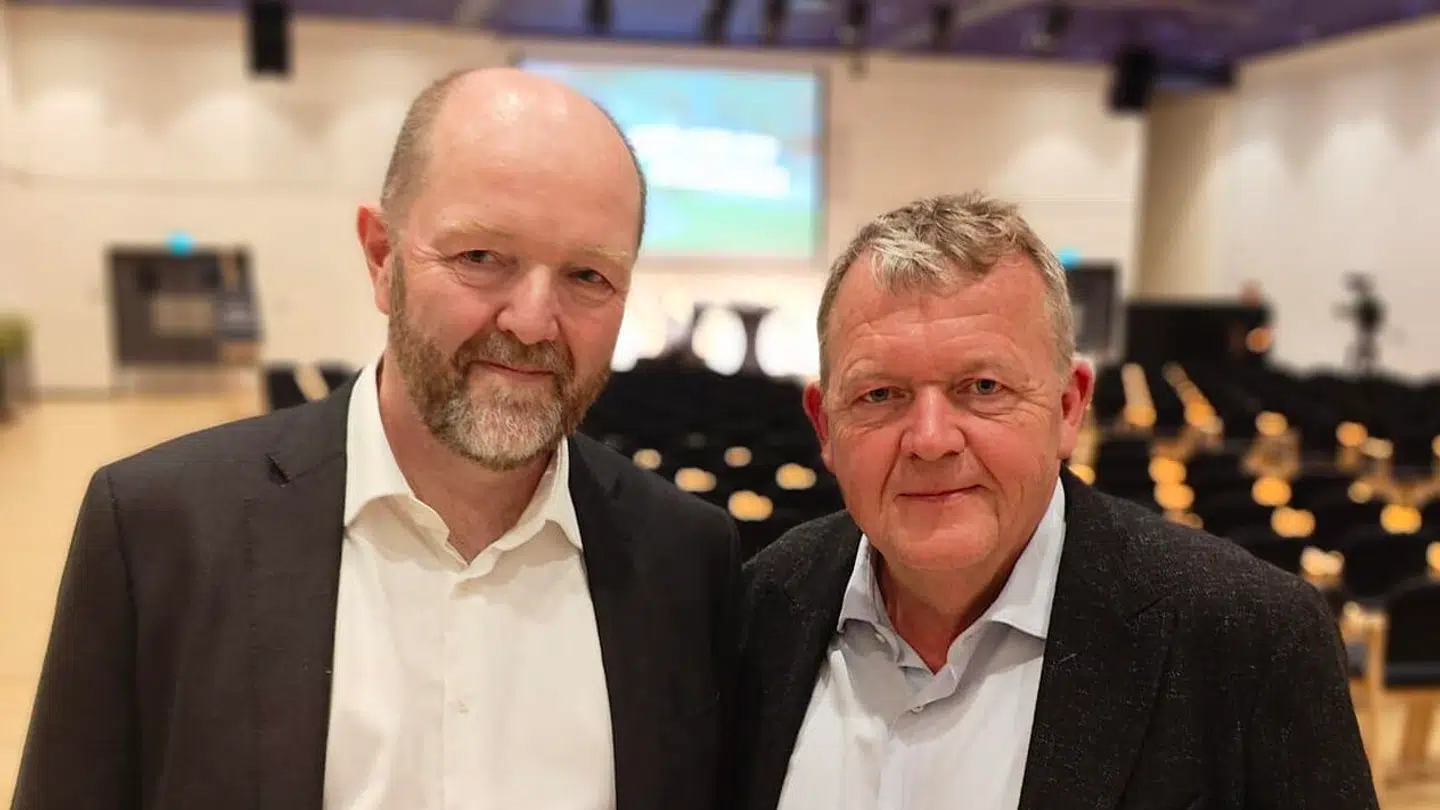 Storkredsformand Lars Petersen (tv) og partiformand Lars Løkke Rasmussen i Odense Congress Center i september 2023.