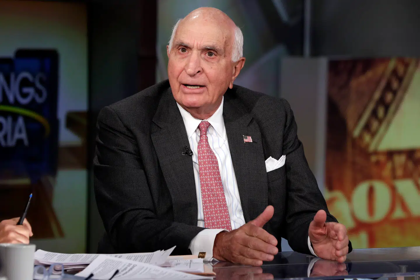 Mangemilliardæren Ken Langone er en af de velhavere, som nu har taget bladet fra munden.