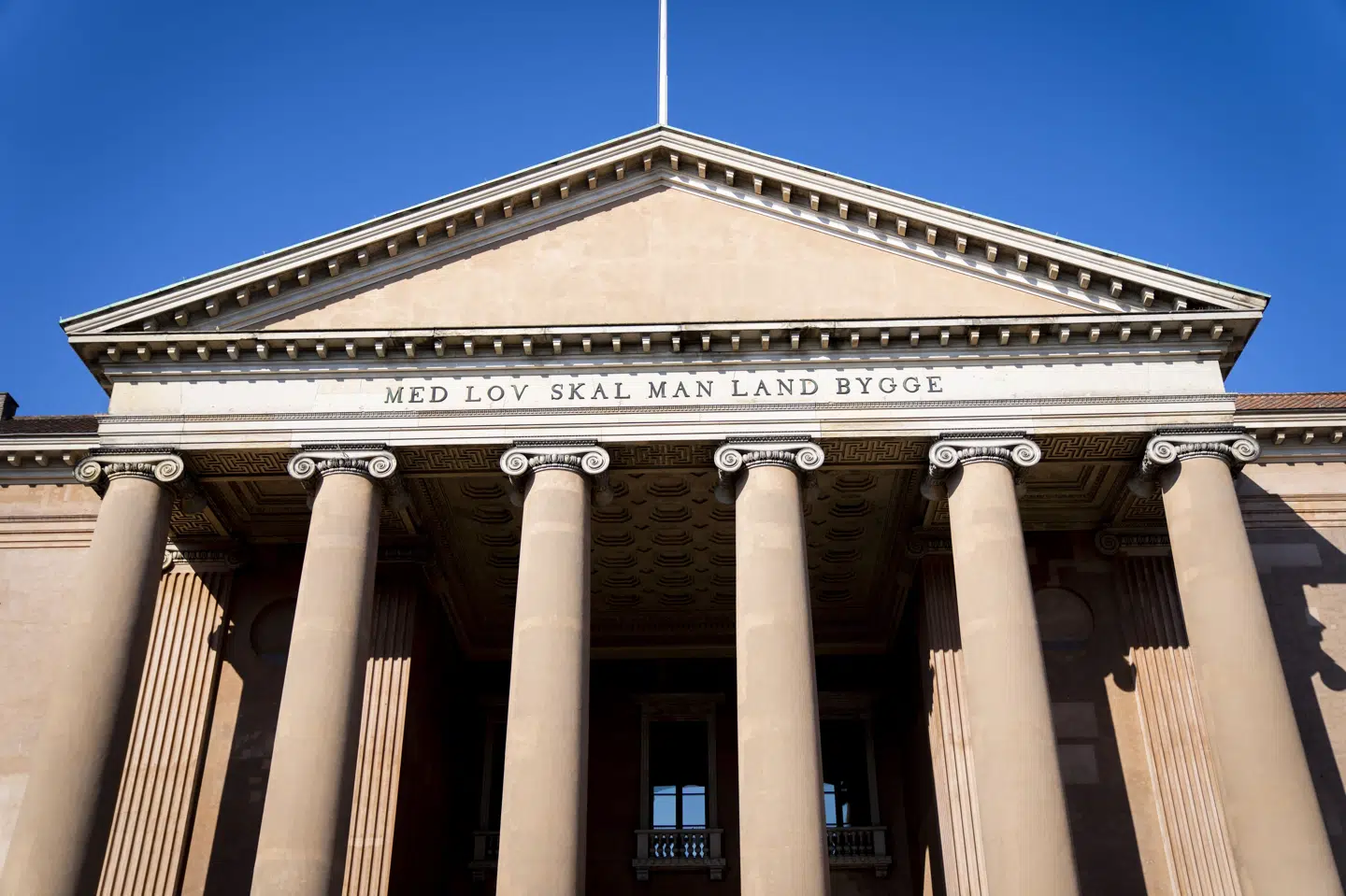 Et nævningeting ved Københavns Byret har tirsdag idømt en 23-årig mand 12 års fængsel i en sag om skud afgivet på Lundtoftegade i København i maj sidste år. (Arkivfoto).