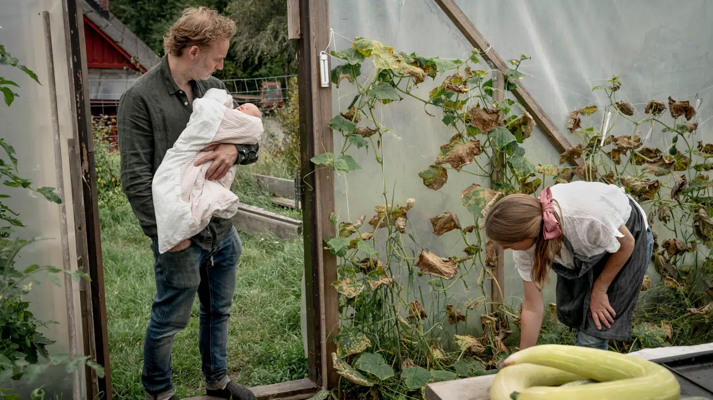 Mette Helbæk og Flemming Schiøtt bor ikke længere i Sverige. I dag er familien taget til Guatemala for at starte et nyt eventyr væk fra skattemyndighederne.