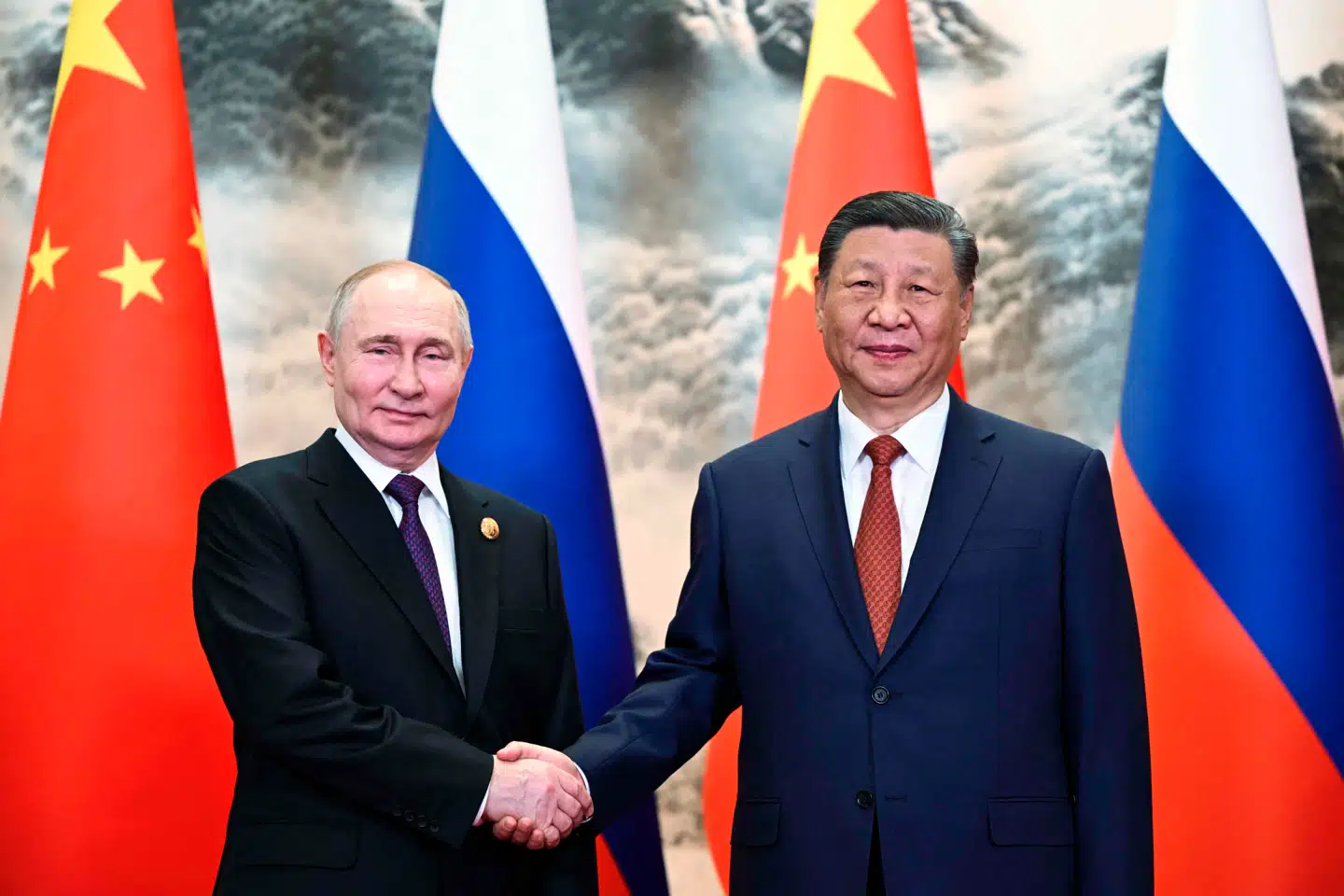 Hvor tæt er samarbejdet mellem Rusland og Kina? Spørgsmålet har været til stor debat siden vinter-OL i Beijing i 2022, hvor Vladimir Putin og Xi Jinping mødtes – kort før invasionen af Ukraine.