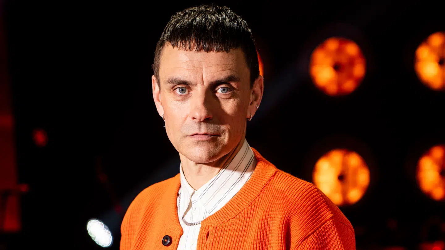 Simon kvamm meddelte for få dage siden, at han trækker sig som X factor-dommer. Til efteråret skal han på udsolgt kirketour rundt i landet.