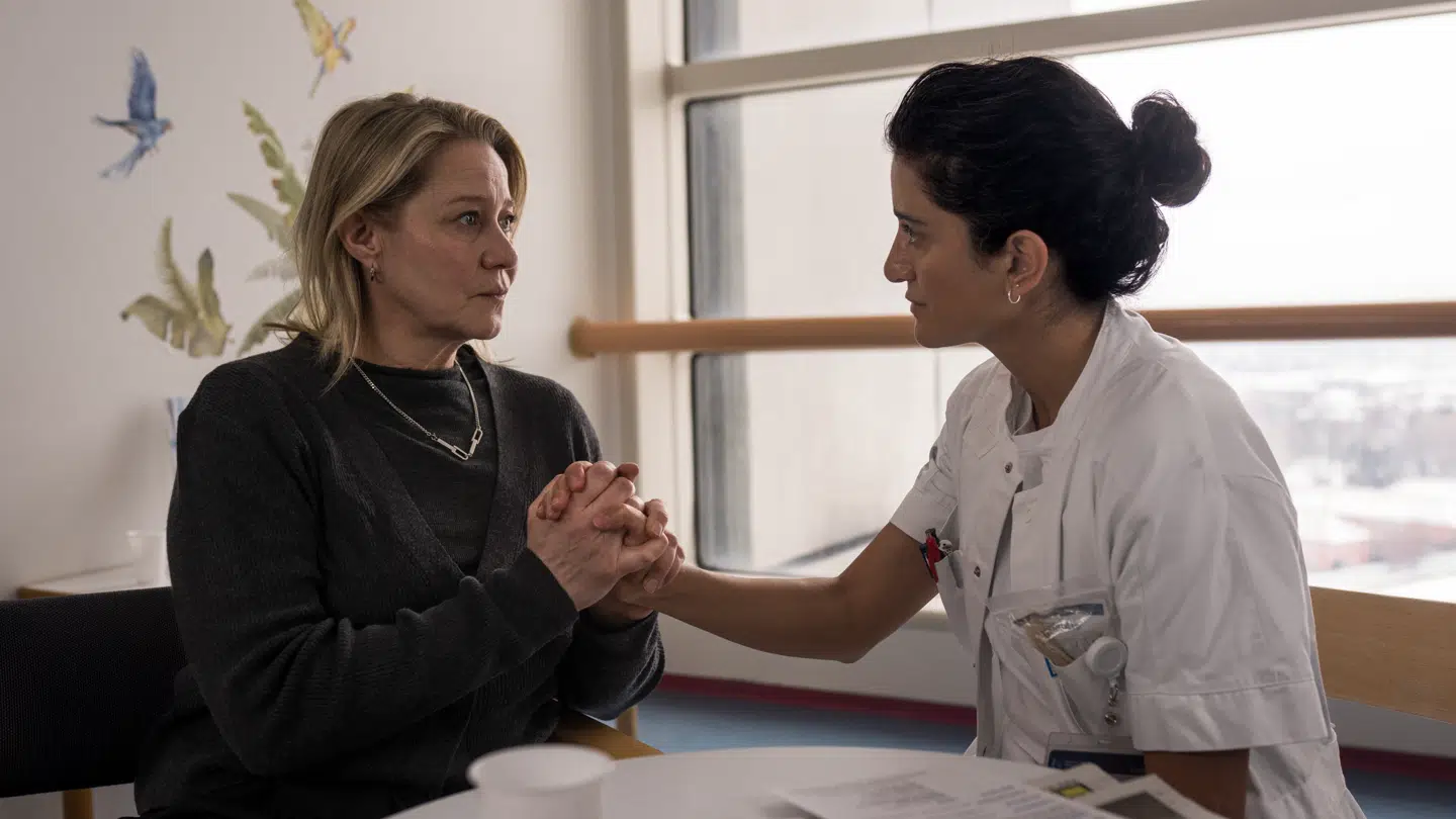 Trine Dyrholm og Özlem Saglanmak i filmen »Det andet offer«.