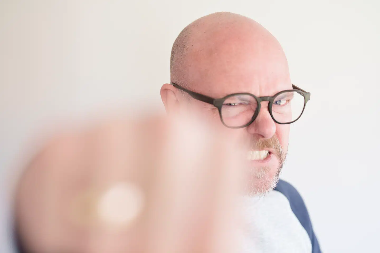 Skuespilleren Jonas Schmidt har længe kæmpet med sin vrede.