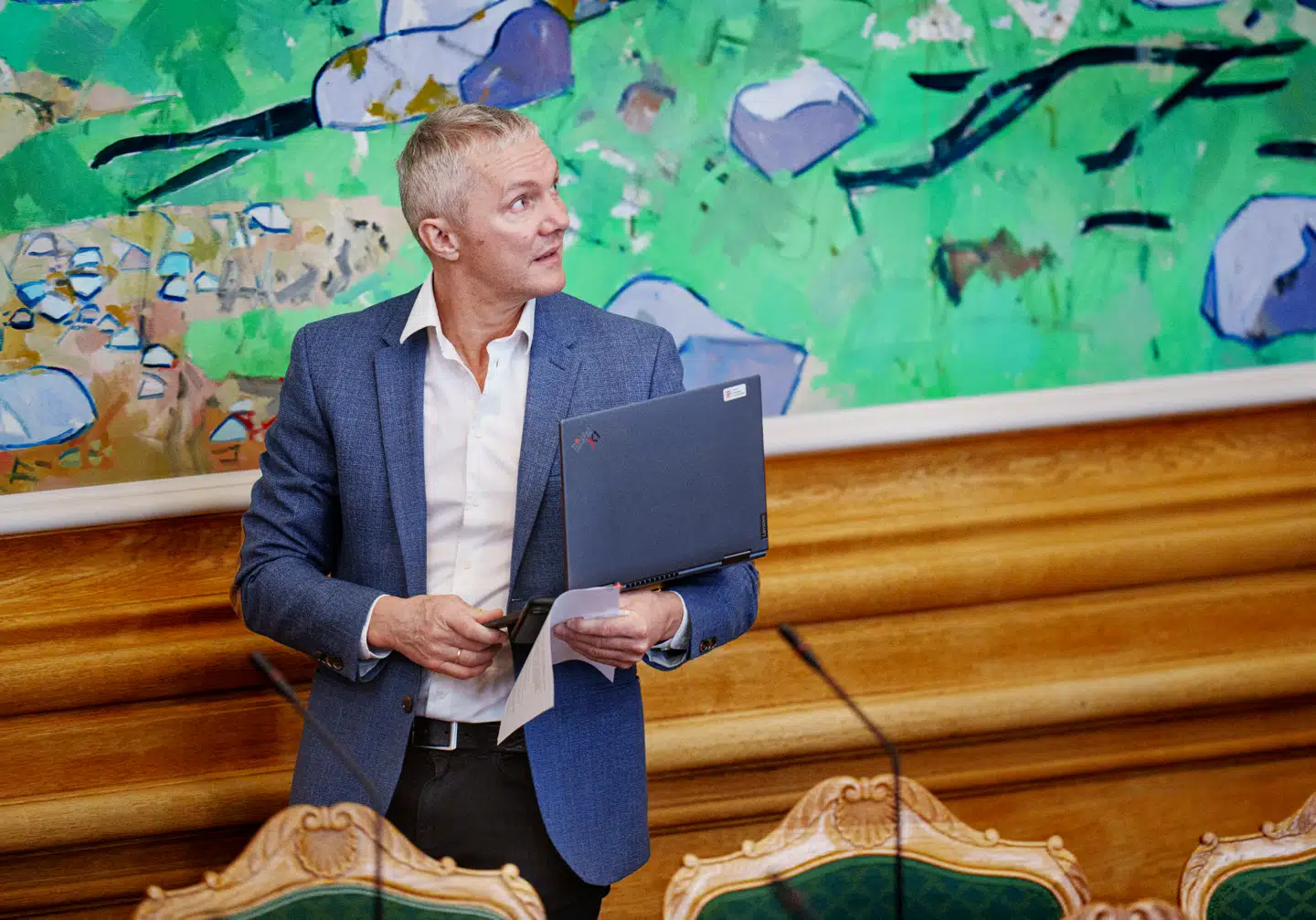 I 2021 problematiserede det færøske folketingsmedlem Sjúrdur Skaale muligheden for, at nordatlantiske mandater kunne blande sig i den indenrigspolitiske magtbalance.