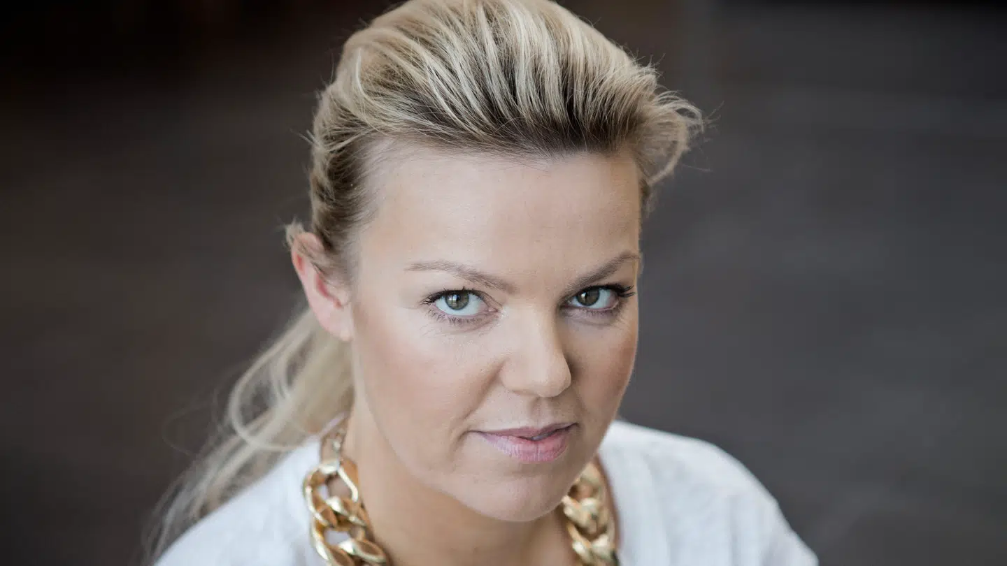 Rejsen til USA er blevet droppet af den tidligere 'X Factor' dommer Lina Rafn.