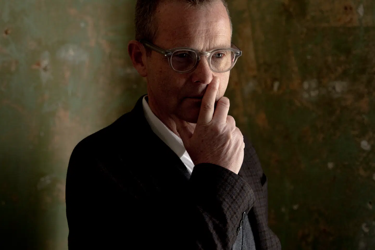 Det var over nogle måneder, at Kresten Schultz Jørgensen mærkede, at han mistede kontrollen. Over sig selv og det liv, han levede. Privat og professionelt. Han var pludselig ikke længere tæt på nogen eller noget – slet ikke på sig selv.