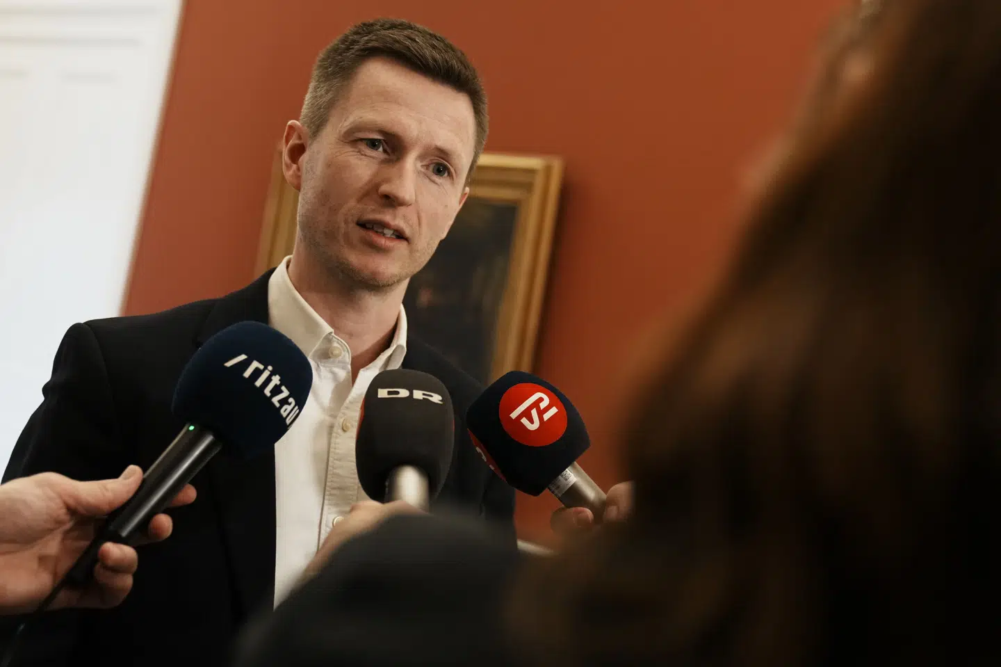 Folketingets Klima-, Energi- og Forsyningsudvalget holder torsdag eftermiddag møde om Lars Aagaards (M) politiske skæbne, og S-klimaordfører Jesper Petersen forsøgte at indgå aftale med oppositionen om fælles kritik, men blev afvist.