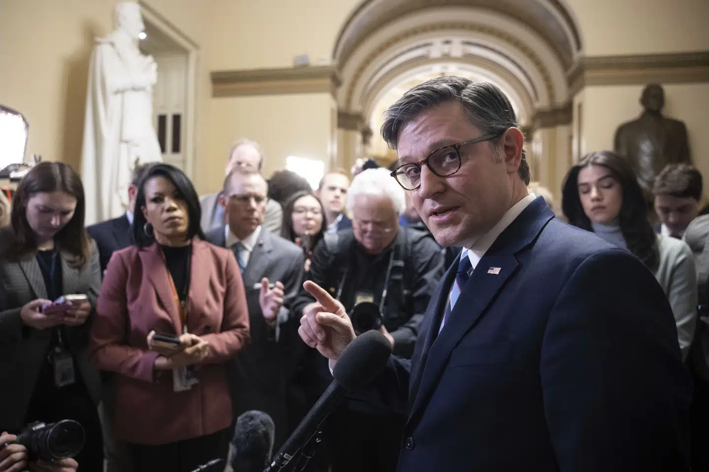 Efter intern modstand er det torsdag lykkedes flertalsformand i Repræsentanternes Hus Mike Johnson at få flertal for budgetplanen.