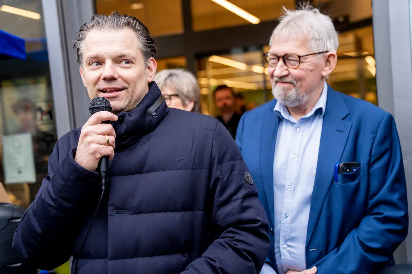 Frederiksbergs borgmester, Michael Vindfeldt (S), og Alma-stifter Alfred Josefsen ved åbningen på Frederiksberg af den første Alma.