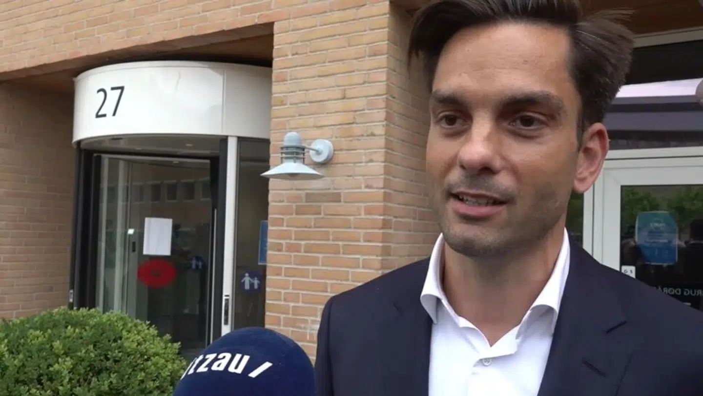 Forsvarsadvokaten Peter Secher repræsenterer ikke Huescas, men peger på, hvad der taler for og imod i sagen.