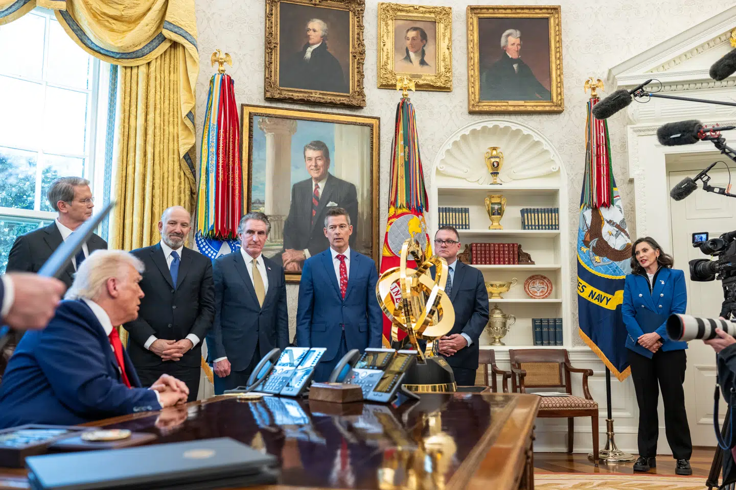 Det Hvide Hus kan efterhånden snart skifte navn til Det Gyldne Hus.