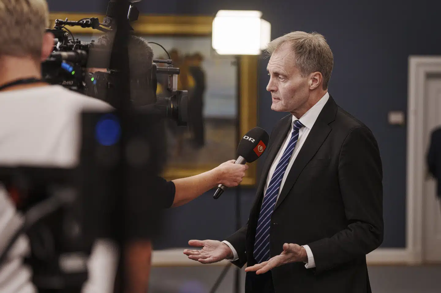 - Vi kan ikke vige fra, at Folketingssalen er der, hvor der skal holdes en vigtig afstemning, og derfor må alt andet lægges til side. Undtagen lige et besøg med kongehuset, siger Peter Skaarup. (Arkivfoto).