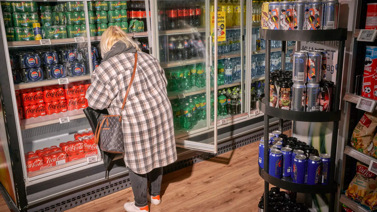 Sodavand er en af de varer, du kan få meget billigere end normalt, når påsken nærmer sig. Se i bunden af artiklen, hvordan de forskellige dagligvarekæder har åbent i påsken.