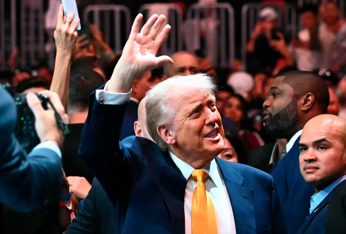 Weekenden har budt på en »dramatisk opblødning af USAs hårde kurs over for Kina« i handelskrigen, siger Berlingskes erhvervskommentator.