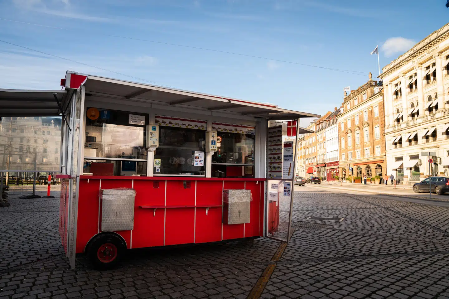 Unescos liste over immateriel kulturarv indeholder eksempler på traditioner, færdigheder og skikke som eksempelvis madkultur, håndværk eller ceremonier. Et af de 20 bud, som danskerne kan stemme på, er pølsevognen. (Arkivfoto).