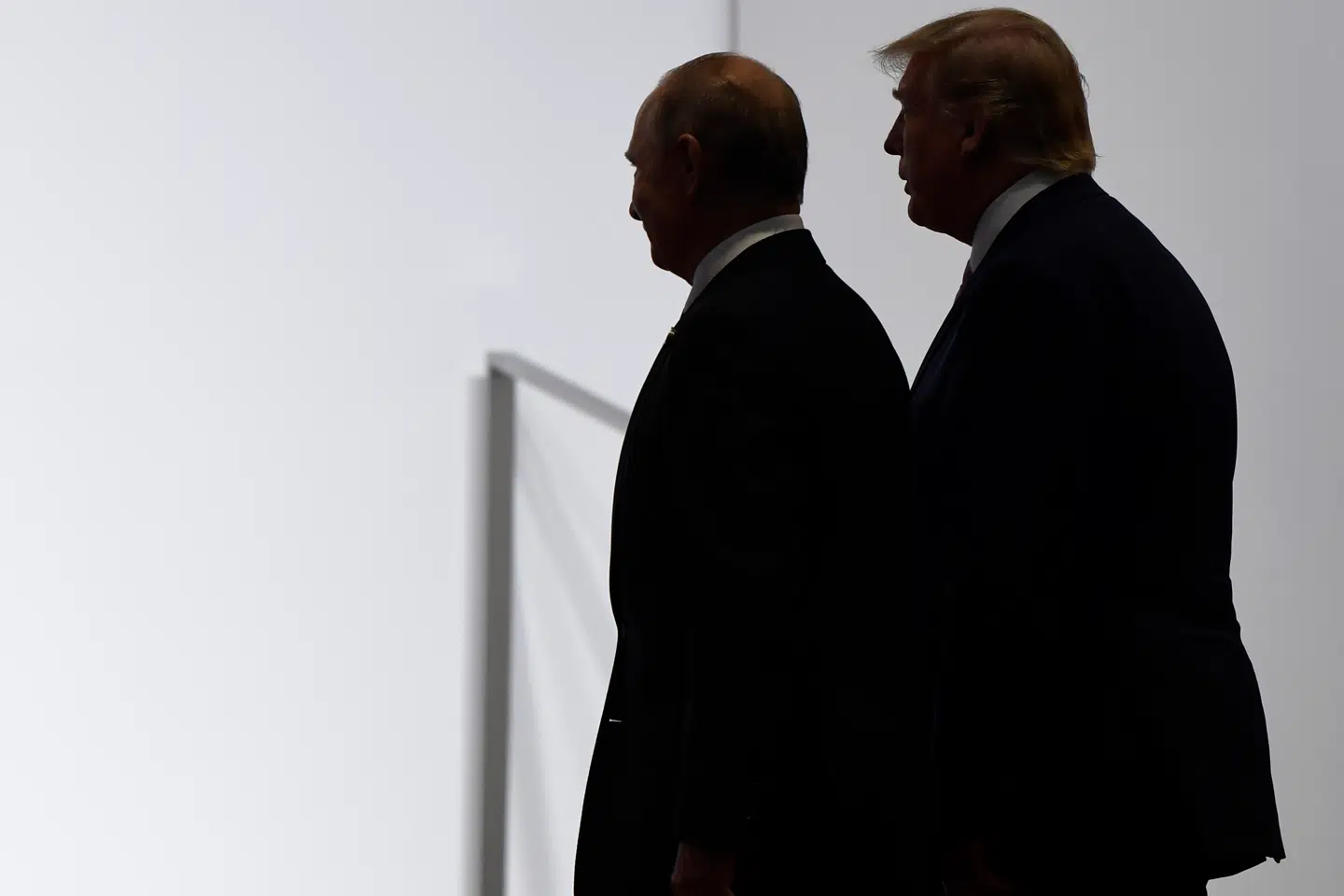 »Den ny uorden i verden drives af en 'ondskabens akse' mellem Putin og Trump. Der er ingen andre lande, der tør tro, at der kan laves aftaler med de to, som de faktisk vil overholde,« skriver Mogens Lykketoft. Her ses Trump og Putin ved et G20-møde i Japan i 2019.