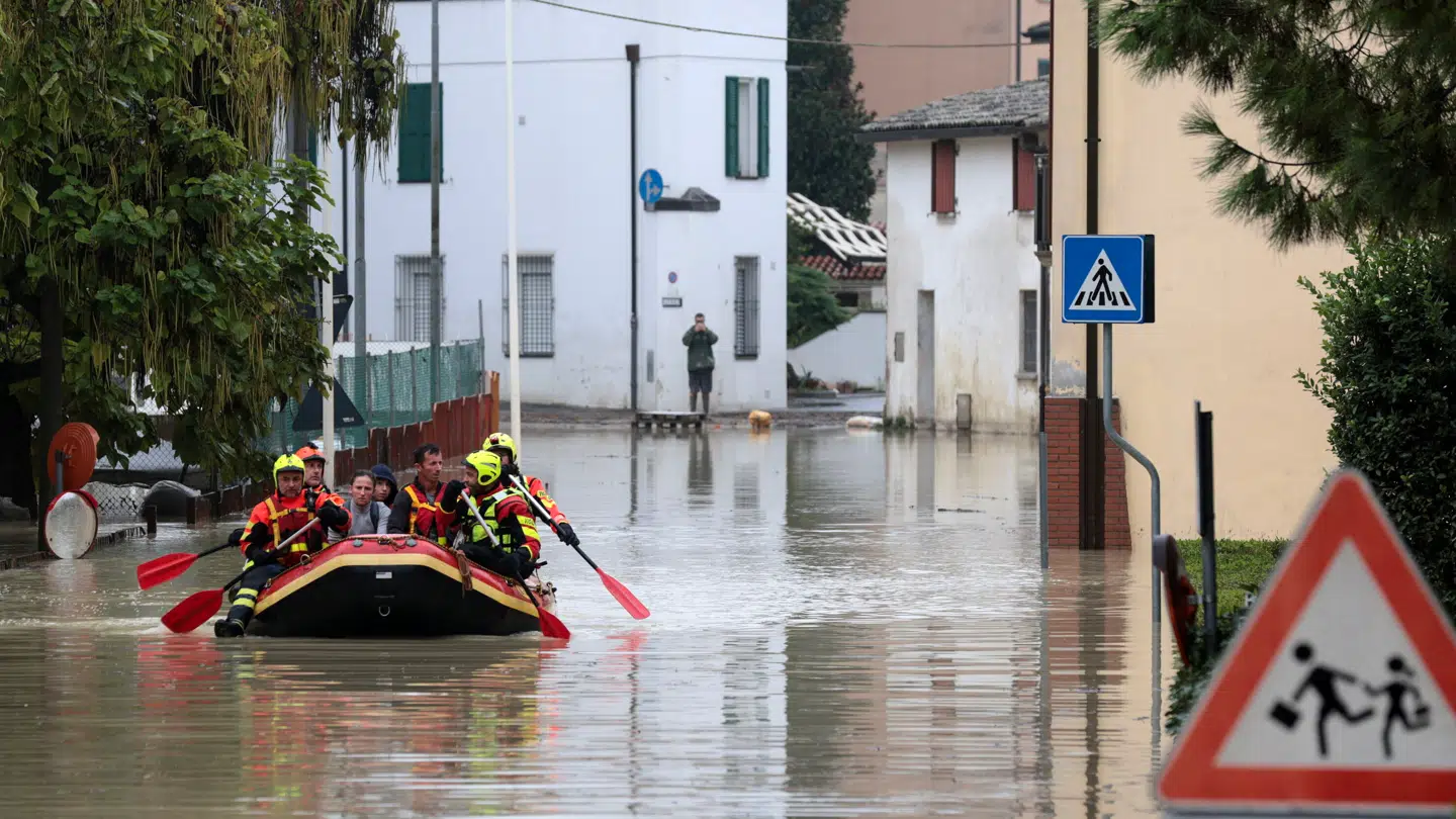 ARKIVFOTO. Det nordlige Italien har tidligere været ramt af alvorlige oversvømmelser som følge af regn. Her ses et billede fra 2024 taget i byen Faenza godt 50 kilometer fra Bologna.