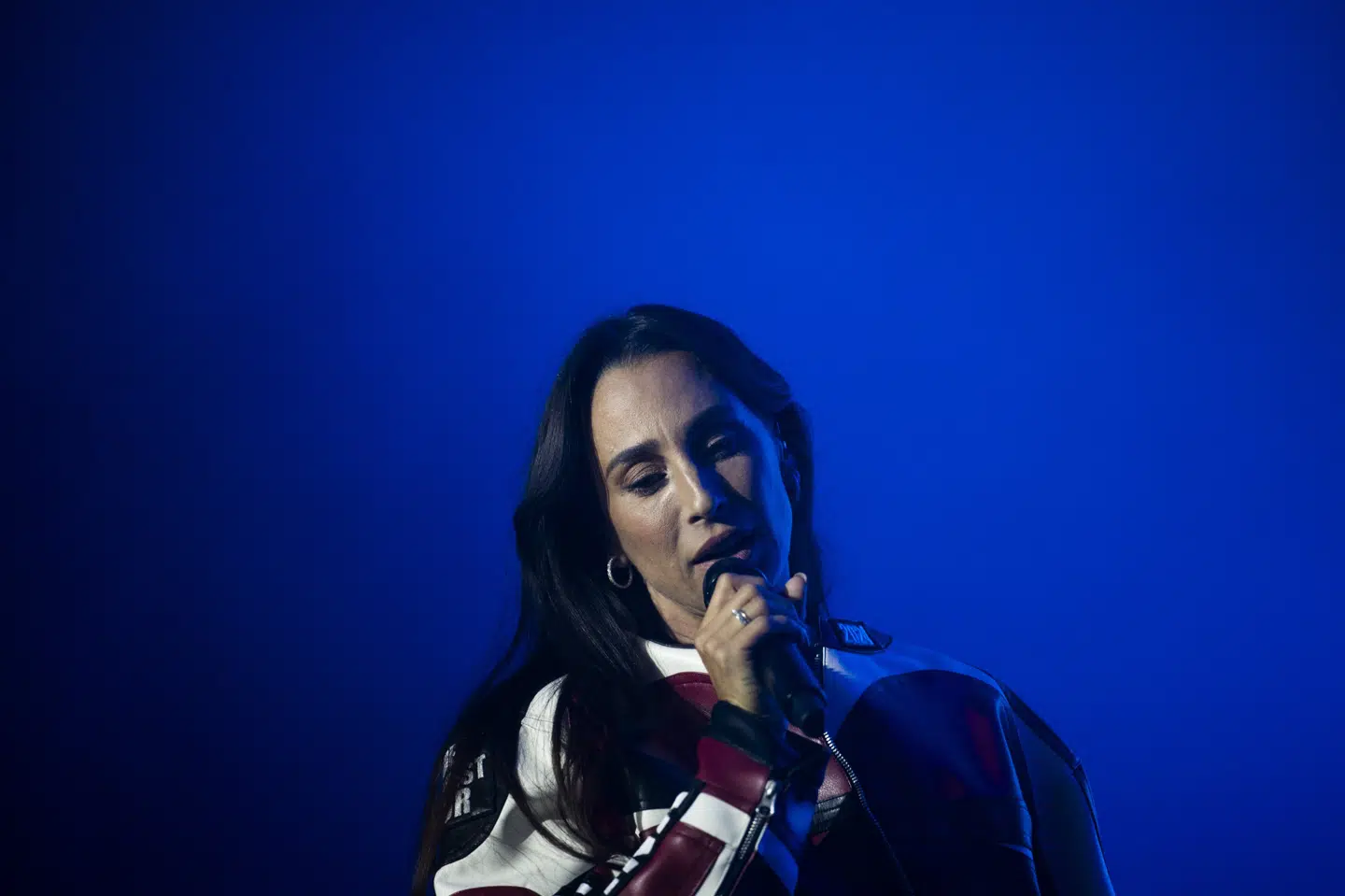 Sanger og sangskriver Medina optræder ved aftenens forestilling på Det Kongelige Teater med numrene "Kun For Mig" og "Giv Mig Alt". (Arkivfoto).