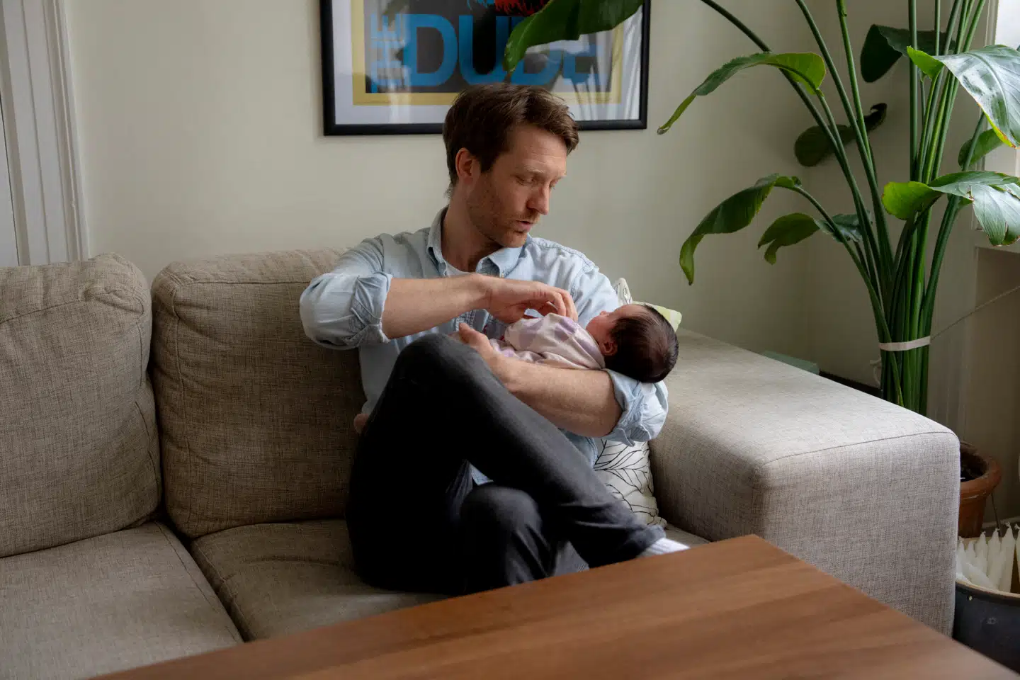 Stefan Pehrsson mener reelt, at bankerne stjæler fra børn, fordi de skal betale samme gebyrer som voksne, selvom børn har en grænse for deres indbetalinger.