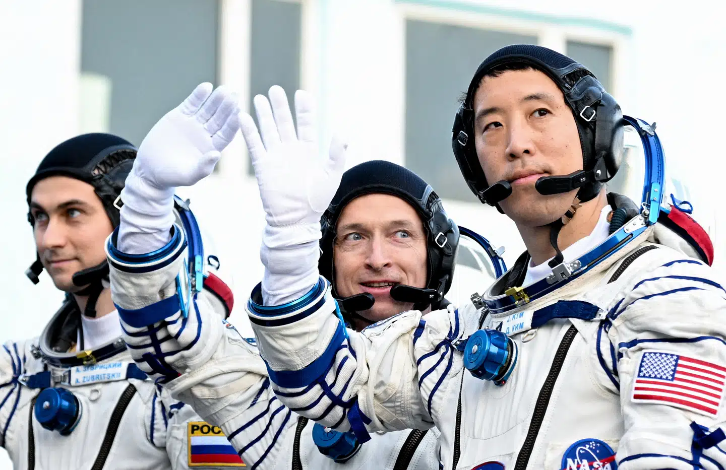 NASA-astronaut Jonny Kim til højre er også læge og kommandosoldat.