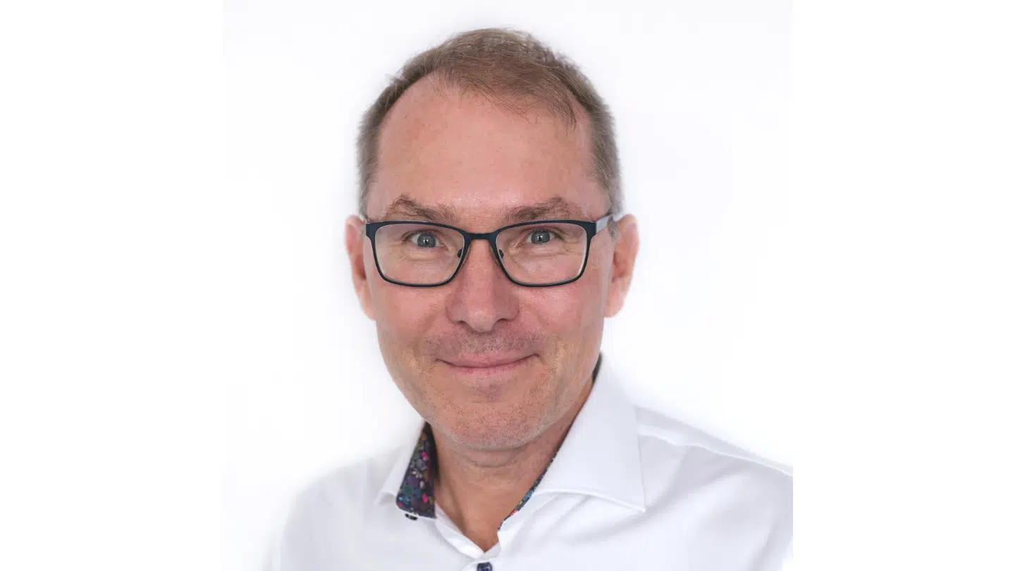 Johan Hagström er familierådgiver, psykoterapeut og præst. På Woman.dk giver han bl.a. gode råd til gode relationer.