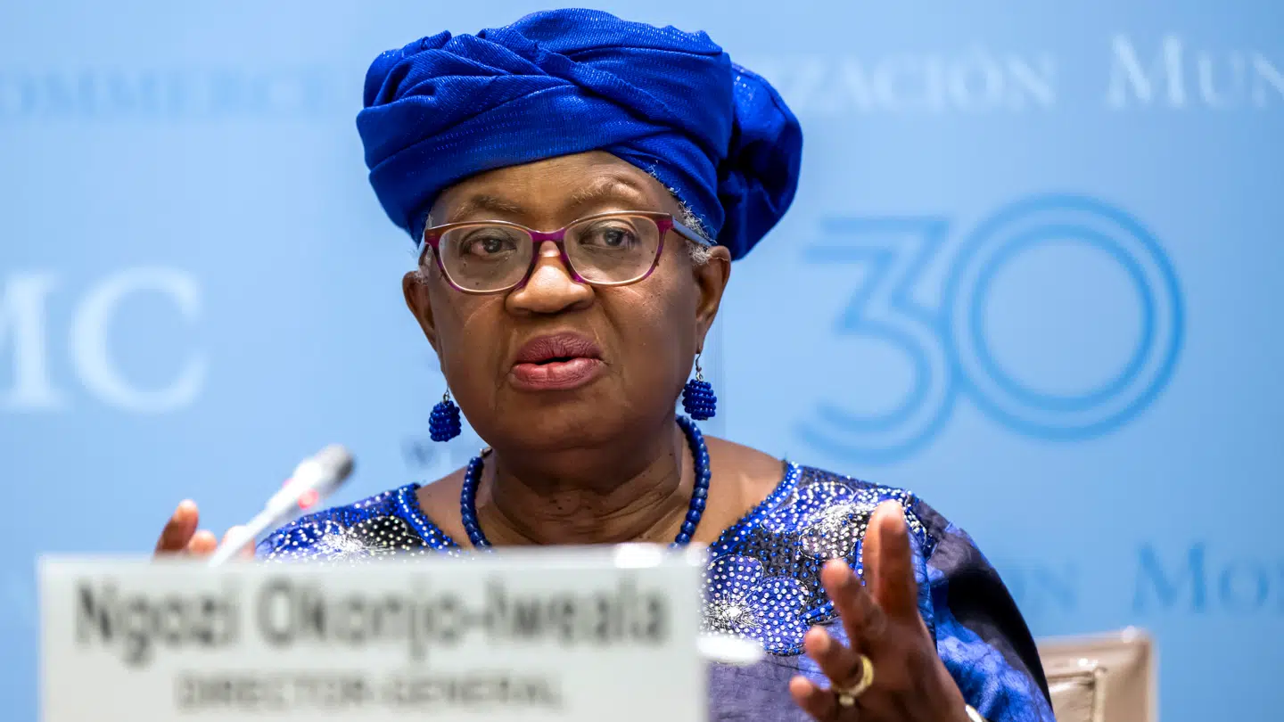 Ngozi Okonjo-Iweala fremlægger WTOs nye rapport ved et pressemøde i Genève.