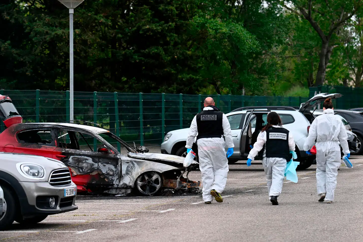 Det er særligt fængsler i Sydfrankrig, der er blevet ramt af angreb. Billedet af fra angrebet ved Tarascon fængsel.