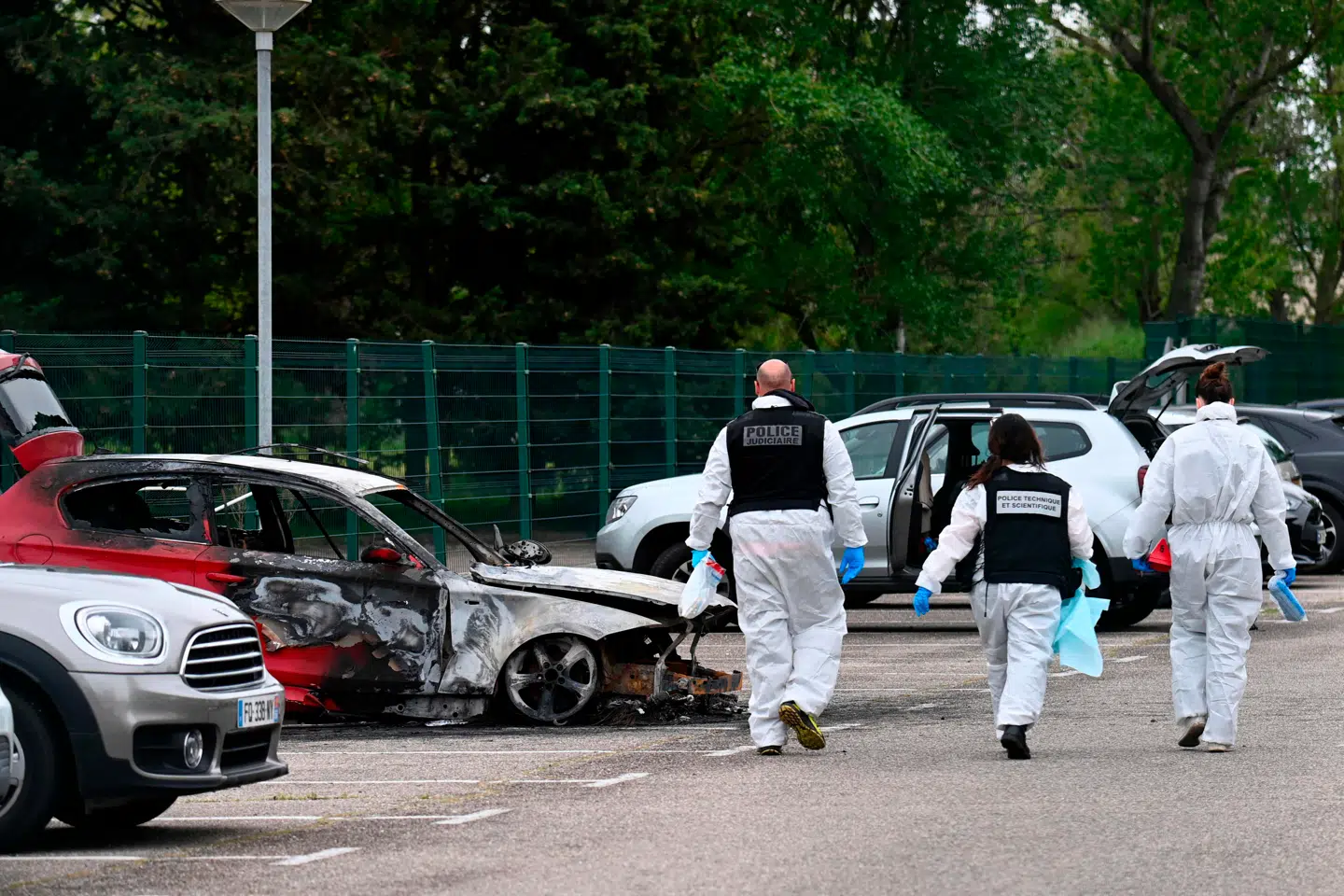 Det er særligt fængsler i Sydfrankrig, der er blevet ramt af angreb. Billedet af fra angrebet ved Tarascon fængsel.