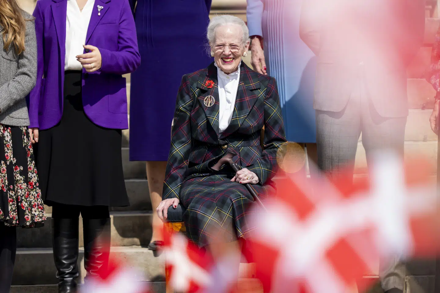 Dronning Margrethes 85-års fødselsdag blev onsdag markeret ved Fredensborg Slot, hvor dronningen trådte ud på trappen foran slottets hovedindgang.