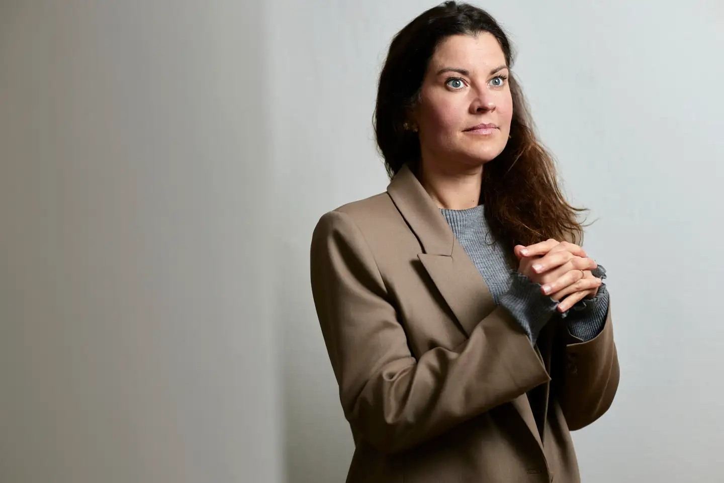Anne Stampe Olesen er fast paneldeltager i »Løvens Hule« og investor i virksomhed, som udskældt influencer ejer.