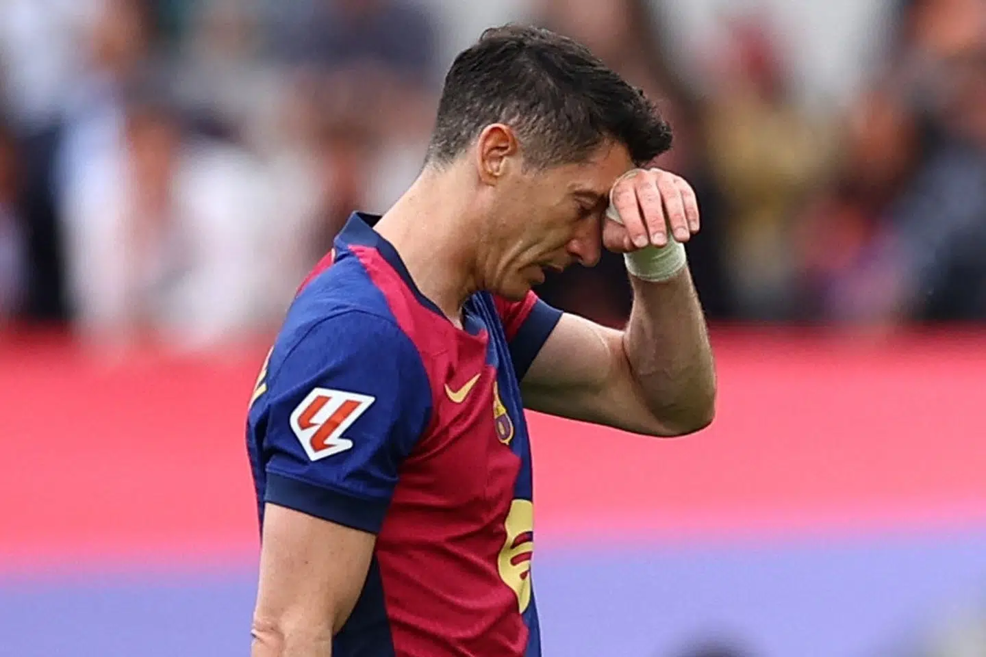 Barcelona-angriberen Robert Lewandowski udgik fra lørdagens ligakamp mod Celta Vigo med en skade.