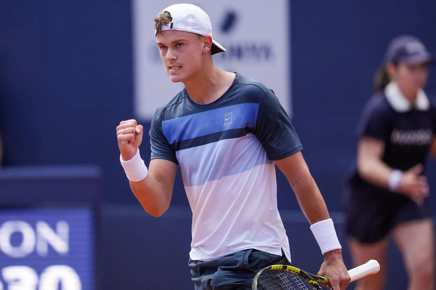 Holger Rune leverede en pragtpræstation, da han i finalen dukkede hjemmebanehelten Carlos Alcaraz i Barcelona.