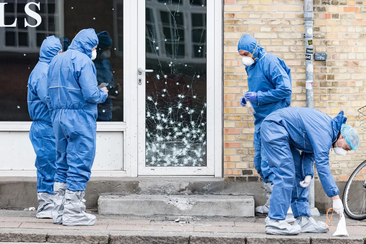 Politiet er massivt til stede i det nordvestlige København i forbindelse med eksplosion. Kriminalteknikere er på stedet.