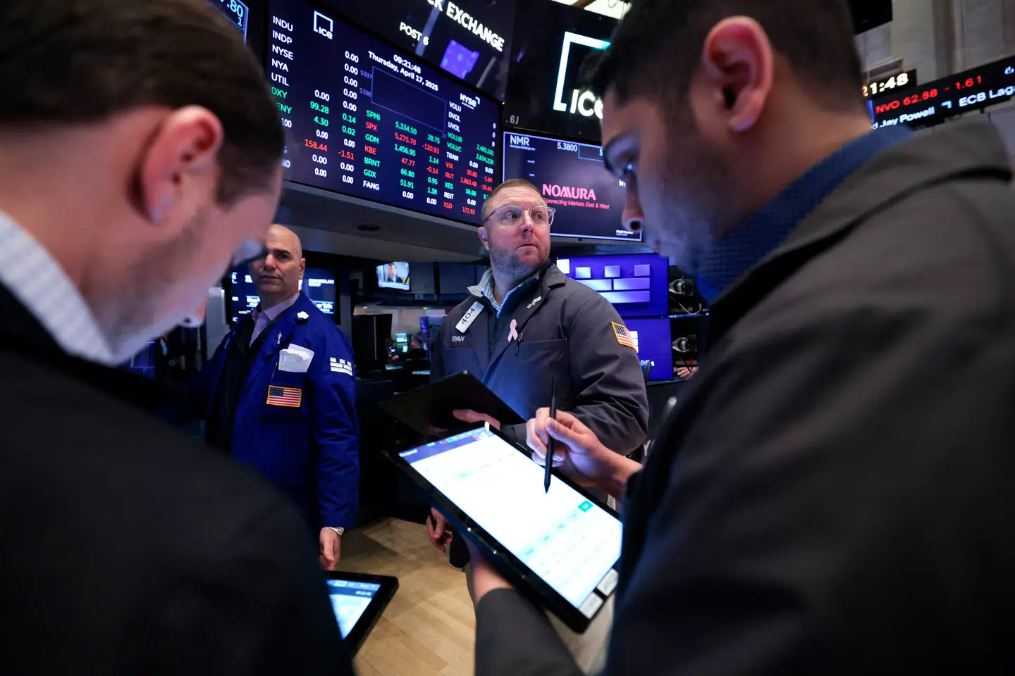 Det er ikke nemt at være børshandler i øjeblikket. De amerikanske aktier flyver hele tiden op og ned.