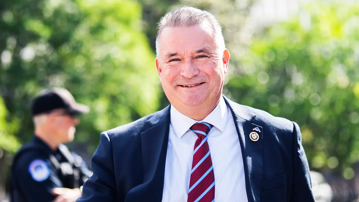 Don Bacon er den første republikaner, der har kritiseret Pete Hegseth.